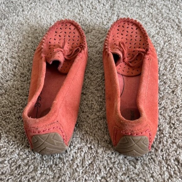 Minnetonka Moccasins Coral Handmade Leather shoes size 7.5 - Picture 2 of 6